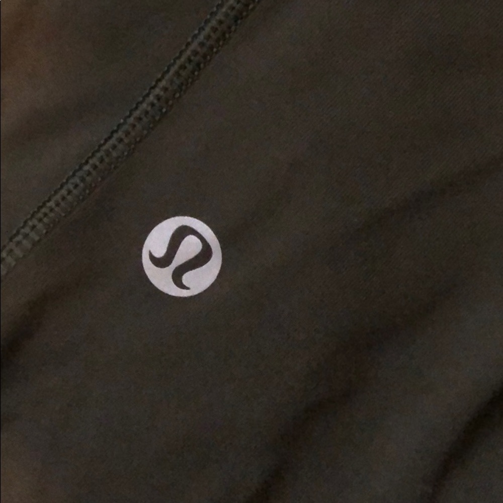 Olive cropped lululemon size 4